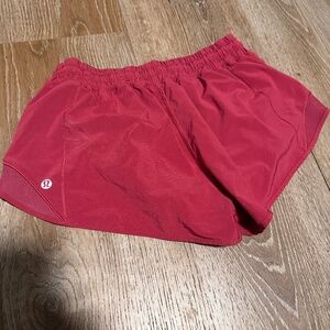 Lululemon Shorts Women 14 GLZP Hotty Hot LR 2.5" Lined Athleisure Gym